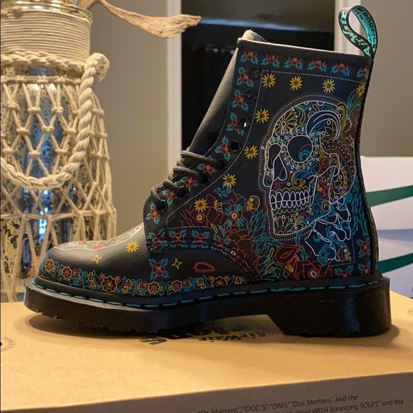 Dr Martens 46 Skull Boots | Poshmark